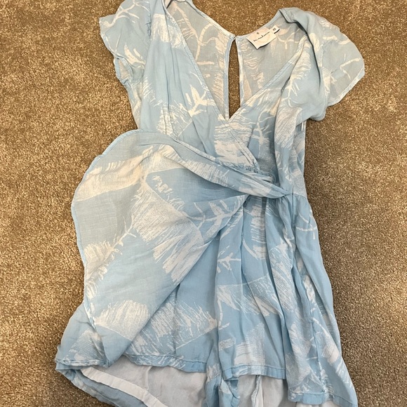 Romper - Picture 2 of 4